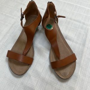 NWT kenneth cole sandal